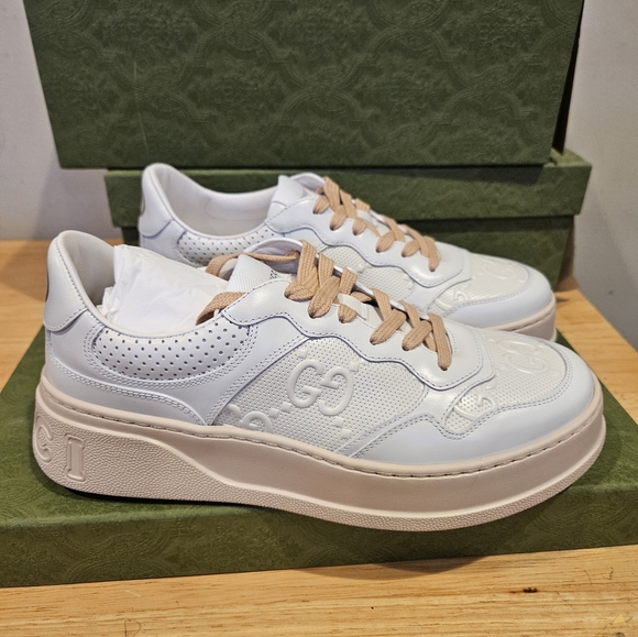 GUCCI GG Embossed Low-top Sneakers EU 40.5 - Picture 3 of 7